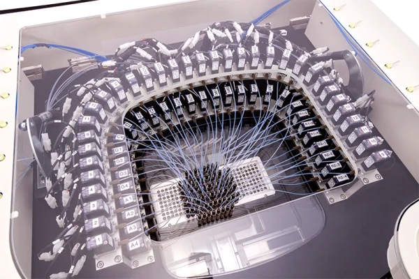 Sierra BioSystems Shasta Oligo - Photo of the Shasta DNA/RNA Synthesizer